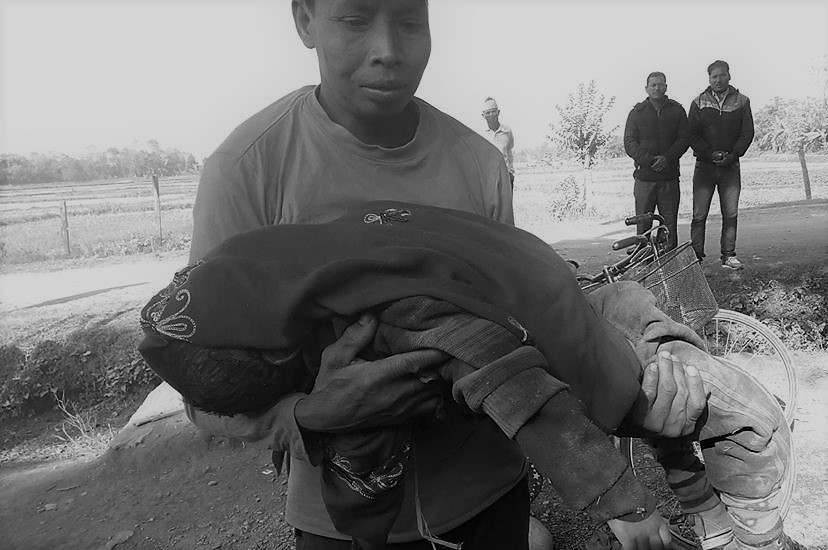 गैंडाको अाक्रमणबाट शेरगन्जकी तीन वर्षीया बालिकको मृत्यु
