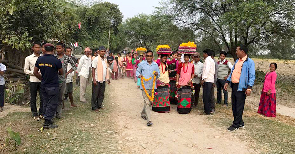 थारु नेताले छाडे थरुहट मुद्दा, सबैको नजर थारु मतादातामा