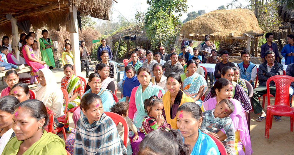 हौसलपुरवासी थारु समुदाय भन्छन्- ‘राज्य र राजनीति दुवैले बिरानो ठान्यो’