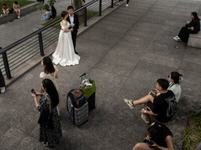 युवाहरूमा आर्थिक असुरक्षा बढेपछि चीनमा घट्यो विवाह दर