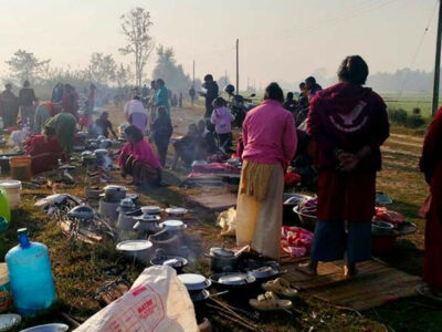 थारू समुदायको भजहर, जहाँ एकै ठाउँमा पाक्छ सयौं परिवारका भान्सा